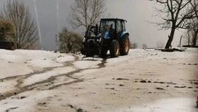 Grindina în cantități record și inundațiile au măturat mai multe județe, dar temperaturile sunt încă mai ridicate decât maximele normale